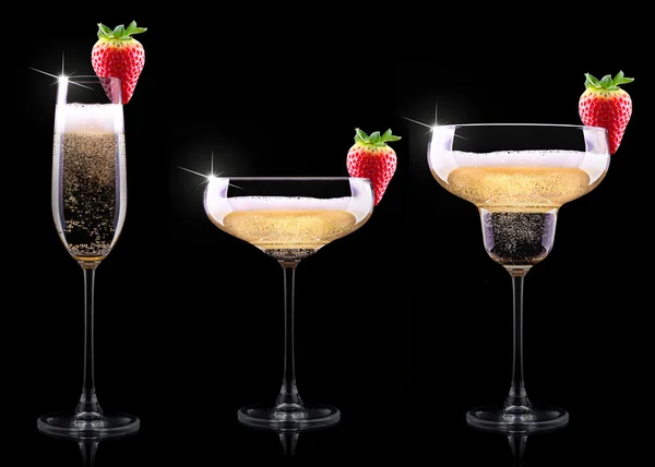 Glass of champagne with tasty strawberry — Stock Photo, Image