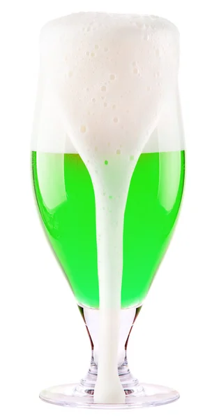 Yeşil bira beyaz izole — Stok fotoğraf