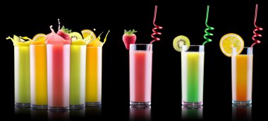 frutas de verano sabroso con zumo de vidrio