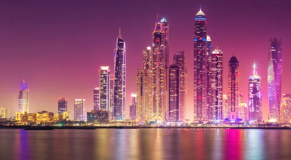 Edificios Modernos Dubai Marina Bay Por Noche Con Luces Fondo — Foto de Stock