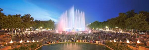 Barcelona'da magic fountain gece manzarası — Stok fotoğraf