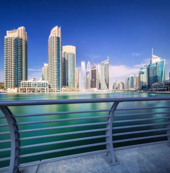 Edifici Moderni Della Baia Dubai Marina Con Vista Ponte Giorno — Foto Stock