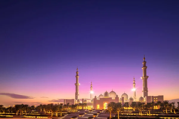 Vista Gran Mezquita Sheikh Zayed Desde Carretera Durante Puesta Del —  Fotos de Stock