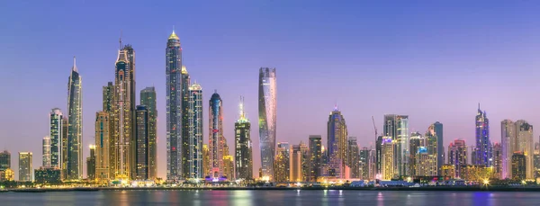 Bâtiments Modernes Avec Reflet Doré Coucher Soleil Sur Baie Dubai — Photo