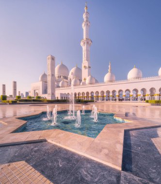 Görünümü, Bahçe ve Sheikh Zayed Ulu Camii gün zaman, Birleşik Arap Emirlikleri
