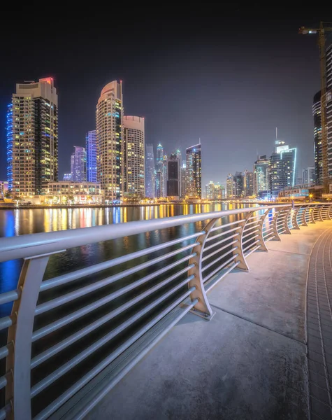 Nachtpanoramablick Auf Die Bucht Von Dubai Marina Und Das Stadtzentrum — Stockfoto