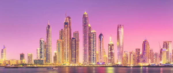 Edificios Modernos Dubai Marina Bay Por Noche Con Luces Fondo — Foto de Stock