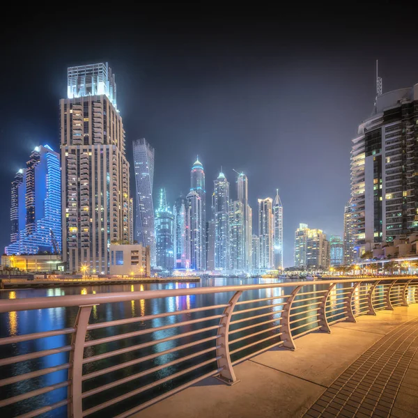 Vista Panorâmica Noturna Baía Dubai Marina Centro Cidade Emirados Árabes — Fotografia de Stock