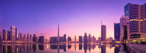 Panoráma Dubaje Panoramatický Výhled Záliv Podnikání Odrazem Mrakodrapů Vodě Během — Stock fotografie