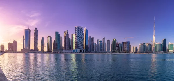 Cityscape Dubai Vista Panorâmica Baía Negócios Com Reflexo Arranha Céus Imagens De Bancos De Imagens Sem Royalties