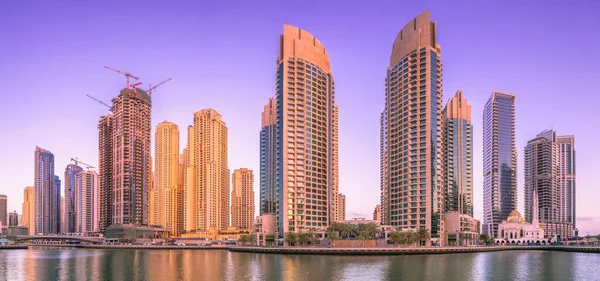 Современные Здания Бухты Дубай Марина Ясным Небом Солнечный День Оаэ — стоковое фото