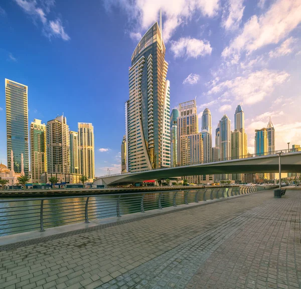 Moderne Gebäude Der Dubai Marina Bucht Mit Klarem Himmel Bei — Stockfoto