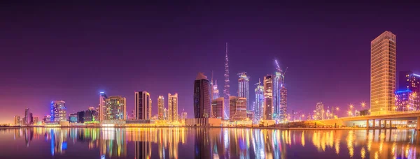 Stadtbild Von Dubai Und Panoramablick Auf Die Businessbucht Mit Reflexion — Stockfoto