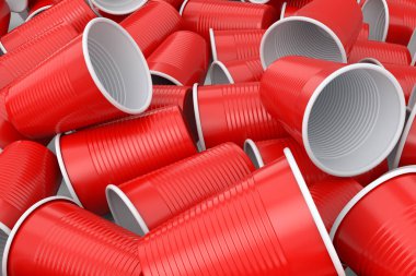 Beyaz arka planda izole edilmiş plastik tek kullanımlık parti bardağı. Meyve suyu, taze, bira için 3D servis bardağı.