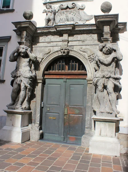 Portal barroco, Palacio del seminario, Liubliana, Eslovenia —  Fotos de Stock