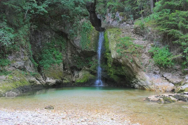 Cachoeira de Grmecica, Julian Alps, Eslovénia — Fotografia de Stock