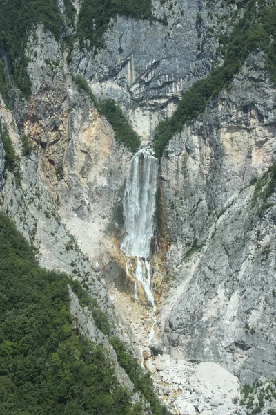 博卡瀑布视图中，bovec 斯洛文尼亚 — 图库照片