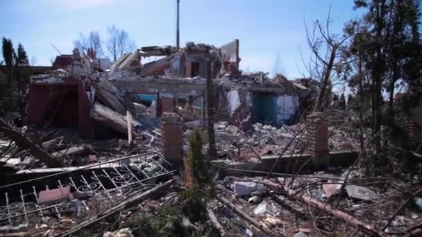 Уничтоженная улица. Война на Украине. Россия напала на Украину. — стоковое видео