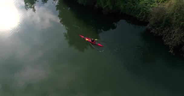 Copter Man Kayaking Beautiful River Main Heilbronn Germany Footage — Stock videók