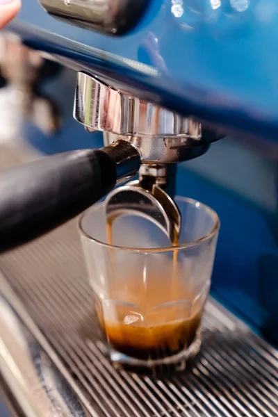 Kahve Makinesi Bir Fincan Espresso — Stok fotoğraf