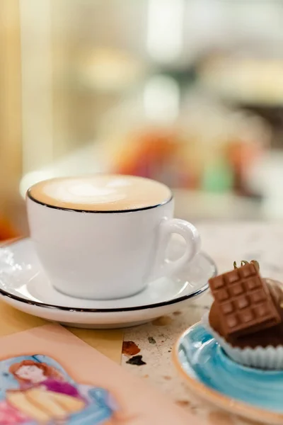 Nahaufnahme Tasse Latte Art Kaffee Auf Dem Tisch — Stockfoto