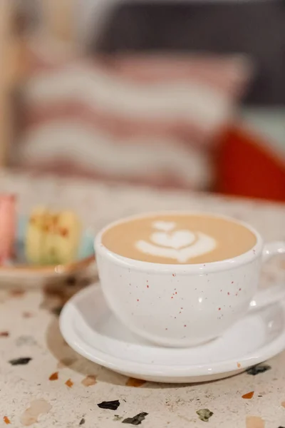 Nahaufnahme Tasse Kaffee Auf Holztisch — Stockfoto