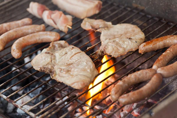 Flaming barbecue — Stock Photo, Image