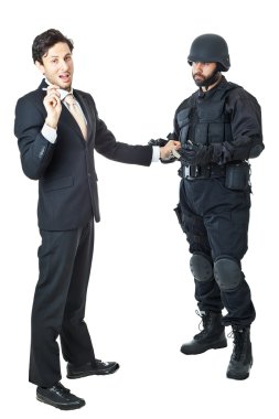 Güçlü dostları var.