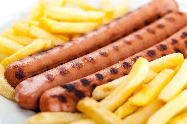 Wurstel com batatas fritas — Fotografia de Stock