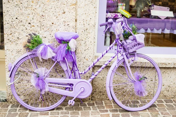 Lilac bycicle — Stock Photo, Image