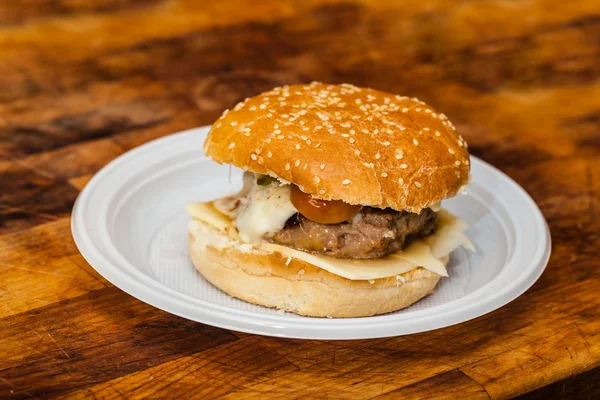Burger on wood — Stock Photo, Image