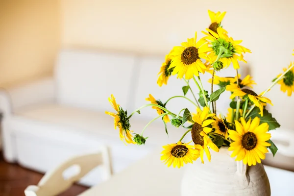 Sunflower in living room — Stock Photo, Image