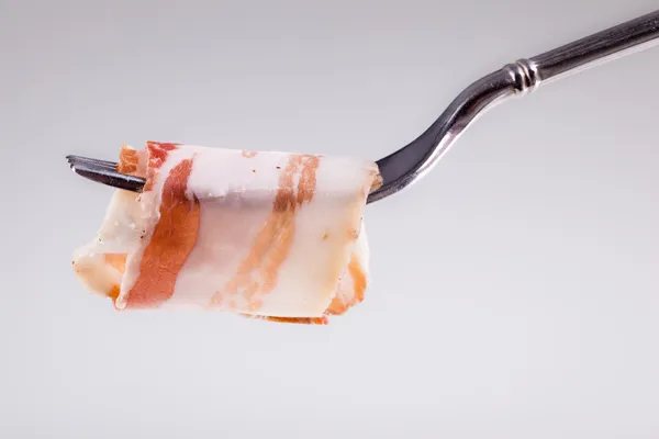 Bacon på gaffeln — Stockfoto