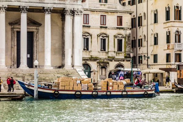 Shipping in Venice — Stock Photo, Image