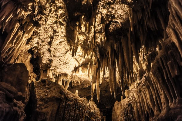 Backlit stalactites — Stock Photo, Image