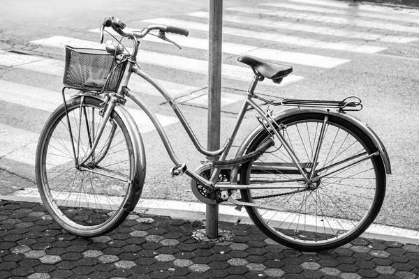 Ciclo in bianco e nero — Foto Stock