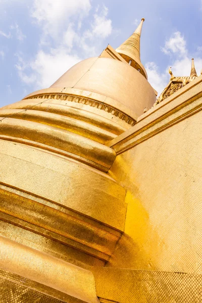 Stupa made of gold — Stock Photo, Image