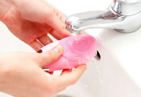 Pink Facial Sonic Brush Faucet Water Face Skin Care Treatment — Stock Photo, Image