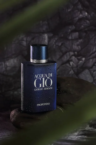 ARMANI.Acqua Di Gio Profondo. Eau de Parfum homme.