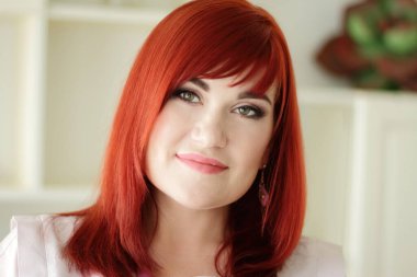 Kızıl saçlı genç kadın portresi, kızıl saçlı kız.