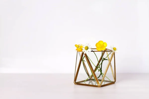 Glass Metal Vase Flowers Copy Space — Stockfoto