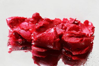 Kırmızı ruj örneği, kozmetik doku kırıntısı.