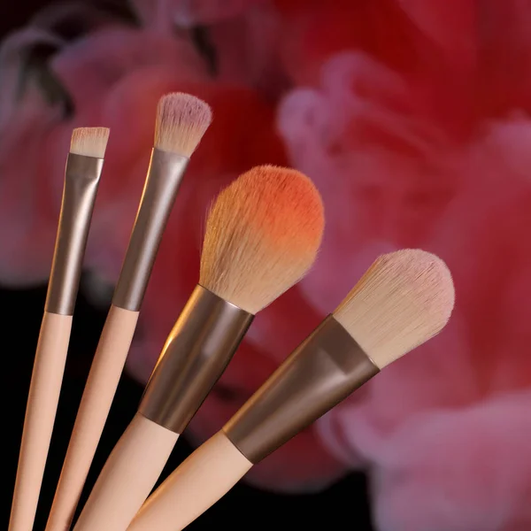 Make Kosmetikpinsel Farbig Rosa Hintergrund — Stockfoto