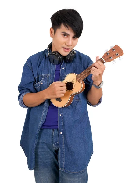 Jovem Asiático Com Fones Ouvido Tocando Uma Guitarra Ukulele Retrato — Fotografia de Stock