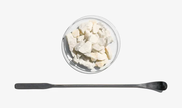 Beyaz Laboratuvar Masasında Yakın Çekim Kimyasal Malzeme Kimyasal Saat Camındaki — Stok fotoğraf