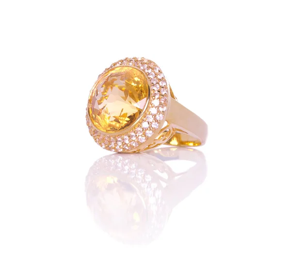 다이아몬드 반사광으로 바탕에 반지가 액세서리 컬렉션 스튜디오 — 스톡 사진