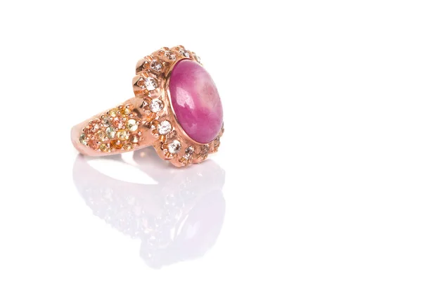 Ruby Sapphire Diamond Jewel Gemas Anel Sobre Fundo Branco Com — Fotografia de Stock