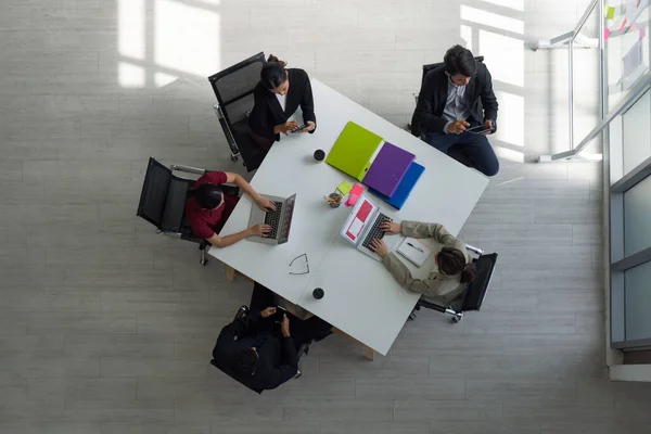 Business Executives Team Working Same Table Modern Office Laptop Computer — Foto de Stock