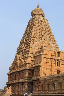 Brihadishvara Tapınağı 'ndan Taş Vimana, Thanjavur, Tamil Nadu, Hindistan. Hindu tapınağı Lord Shiva 'ya ithaf edilmiştir.