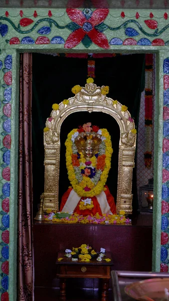 神殿内的Shri Veera Brahmendra Swamy神像 Ravvalakonda Karnool Andhra Pradesh — 图库照片